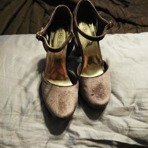 HOT TOMATO purple heels